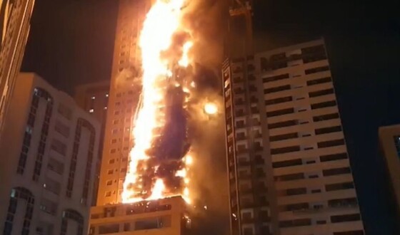 В ОАЕ спалахнула велика пожежа в хмарачосі