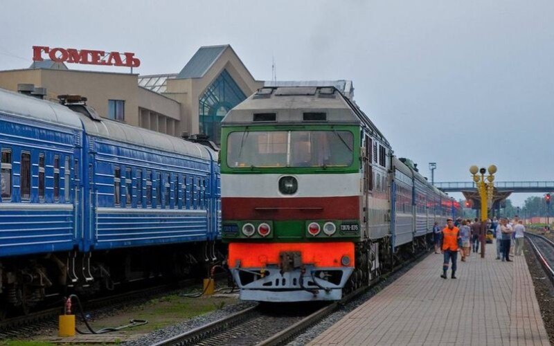 Росіяни, тікаючи від мобілізації, розкупили всі квитки на потяги та автобуси до Білорусі