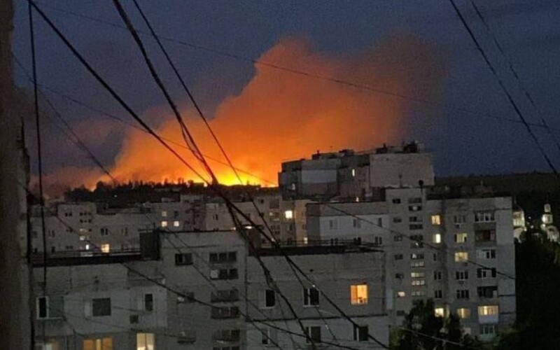 У Луганську повідомляють про вибухи