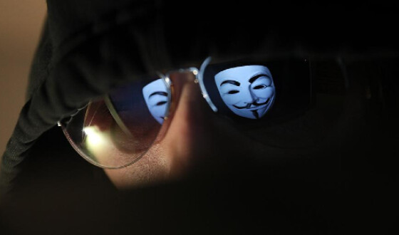 «Анонімуси» оголосили війну Ілону Маску через обвал біткоіна