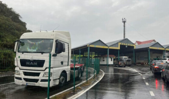 Прикордонники оформили виїзд 110 вантажівок у пункті пропуску «Угринів» з України
