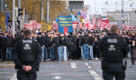 У Лейпцигу до 10 тисяч футбольних фанатів вийшли на акцію протесту