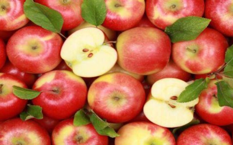 Названы болезни, от которых уберегут яблоки