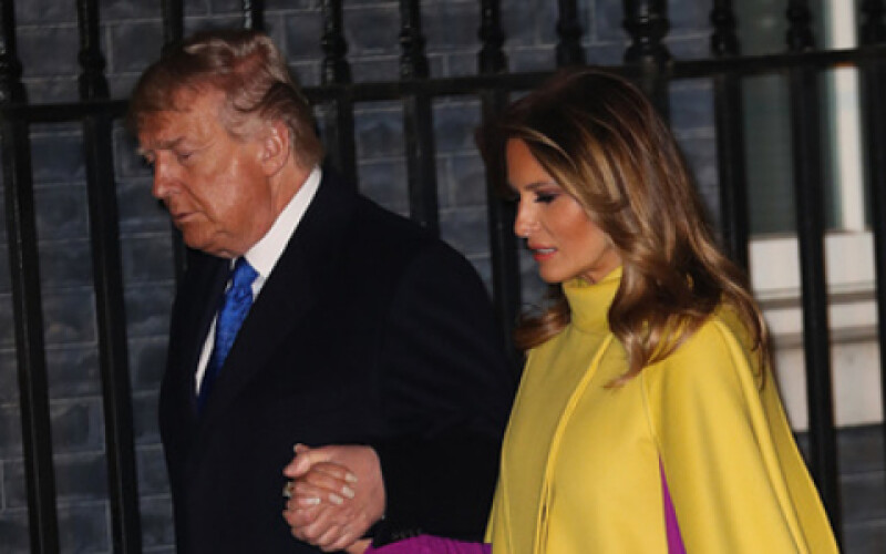 Меланія Трамп вибрала нестандартний наряд для прийому лідерів країн НАТО, що пройшов в Букінгемському палаці