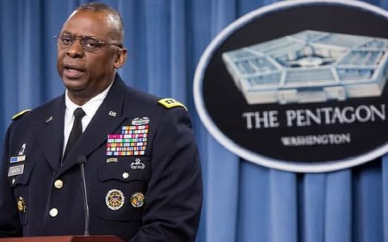 У Пентагоні розкрили деталі візиту міністра оборони США до України