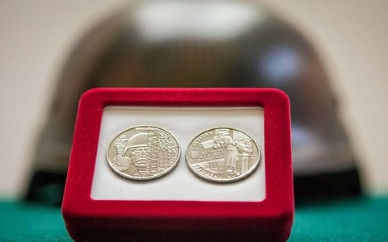 Украинцы бросились скупать сувенирные монеты