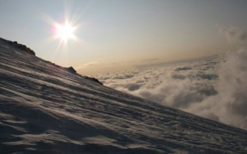 Лавина накрыла группу лыжников на горном курорте в Швейцарии