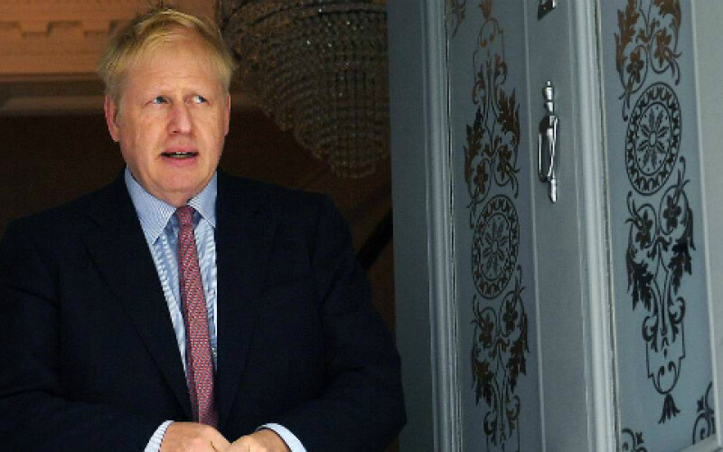 Премьер-министр Великобритании Борис Джонсон восстанавливается после коронавируса