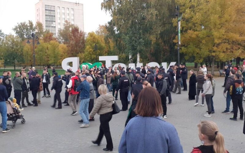 На Росії почали збиратися на мітинги проти мобілізації для участі у війні в Україні