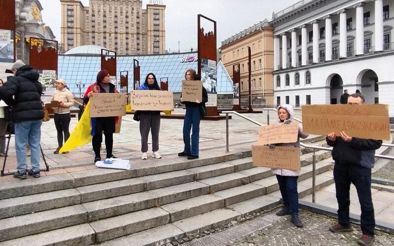 У Києві протестувальники вимагають відставки Єрмака та Зеленського