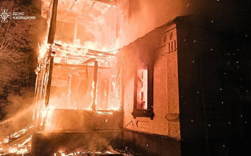Росіяни вночі атакували Бучу на Київщині
