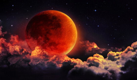 Ученые назвали дату восхождения следующей кровавой луны