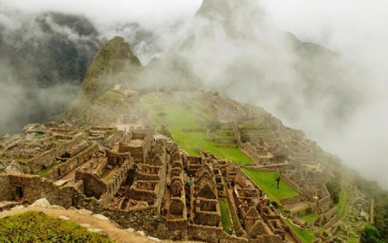 Ученые изучают руины города индейцев майя