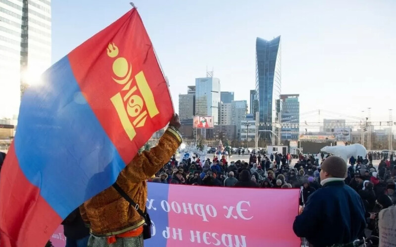 Протестувальники в Улан-Баторі закидали прем&#8217;єра Монголії дрібними предметами
