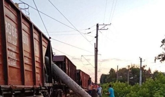 На Київщині з рейок зійшов господарський поїзд