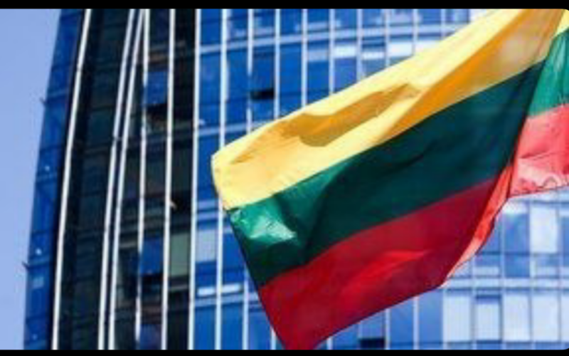 Литва хоче заборонити росіянам і білорусам купувати житло біля стратегічних об’єктів