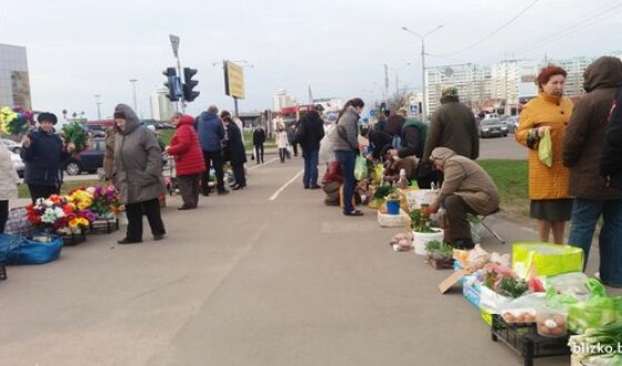 Украинцы в условиях большой нищеты начали покупать продукты поштучно
