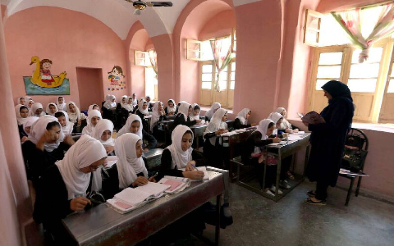 Таліби обіцяють &#8220;дуже скоро&#8221; дозволити дівчаткам в Афганістані відвідувати школи
