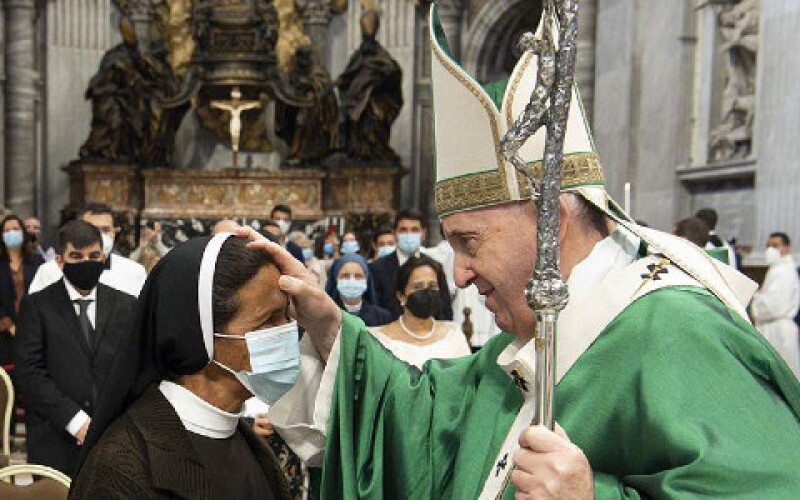 Папа римський Франциск зустрівся з черницею, яка зникла у 2017 році