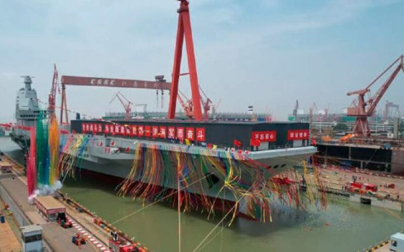 У Китаї спущено на воду третій у країні авіаносець