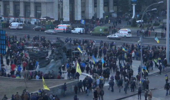 У Києві сотні людей вийшли на акцію під назвою &#8220;Червона лінія&#8221;