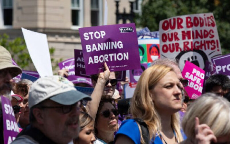 Американці вийшли на мітинг за право на аборти