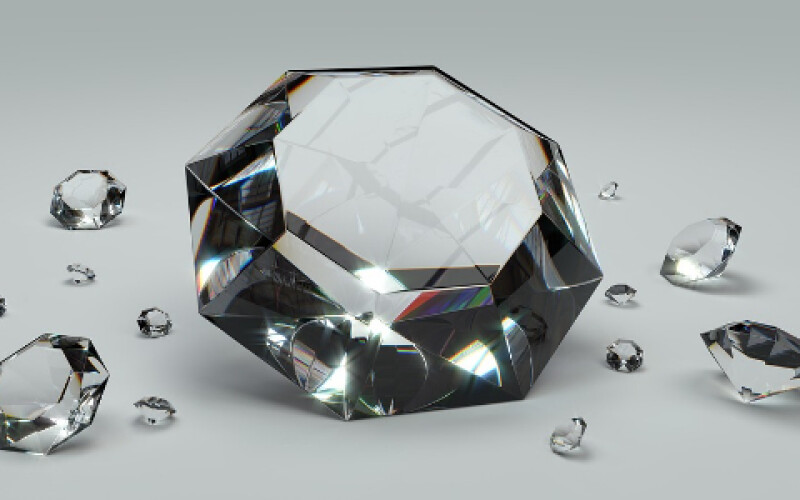 Україна почала розпродавати діаманти