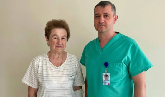 У Львові хірурги врятували жінку з рідкісним захворюванням за допомогою робота