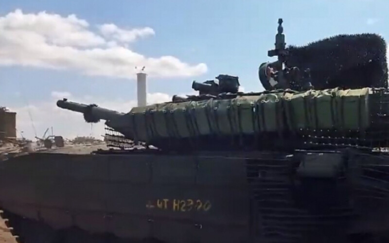 Жителі Білгорода помітили поблизу українського кордону танки Т-90М «Прорив»
