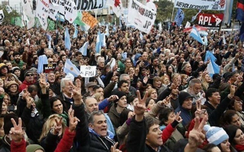 Аргентина відмовилася платити МВФ за кредитами