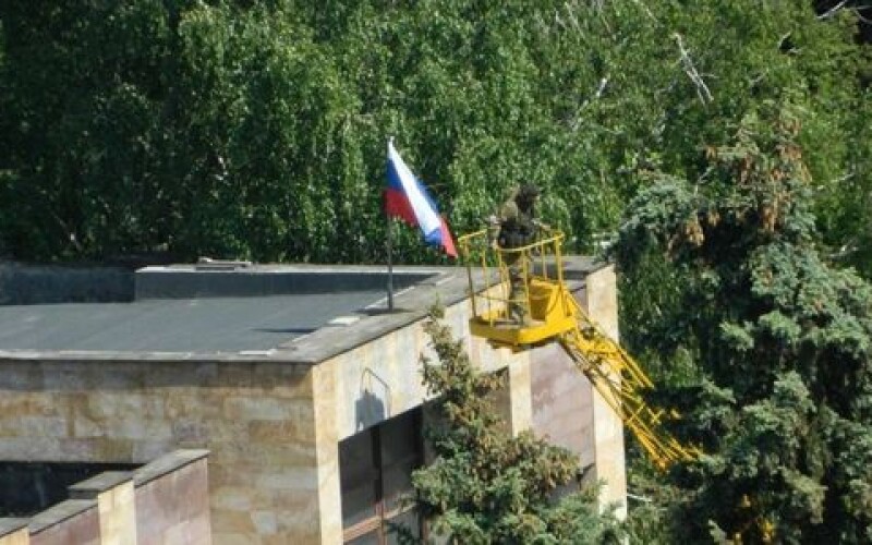 Російські окупанти захопили місто Світлодарськ Донецької області