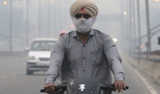 Загрязнение воздуха в столице Индии достигло опасного уровня