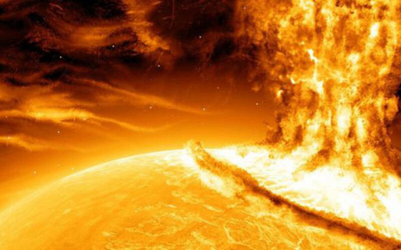 Взрывы на Солнце могут вызывать изменения его магнитного поля