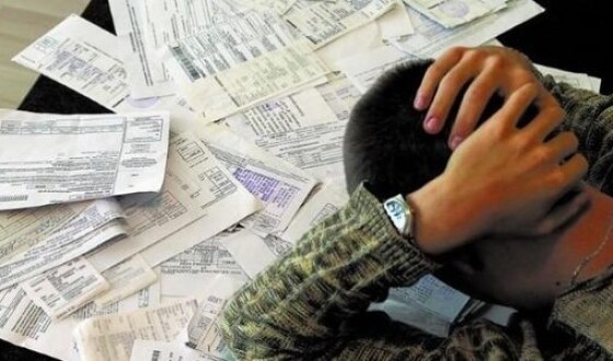 В Украине начинают начислять пеню за долги по коммуналке