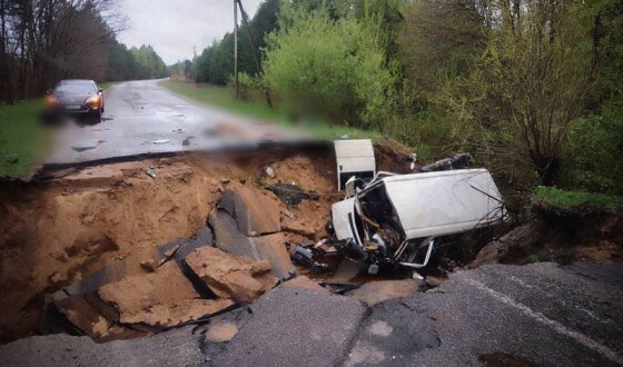 На Київщині мікроавтобус провалився під землю: є загиблі