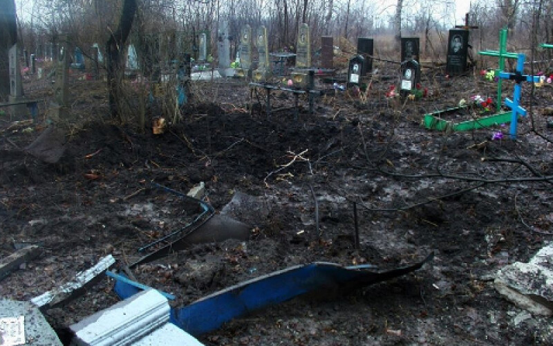 Проросійські бойовики обстріляли кладовище у Попаснянському районі на Донбасі