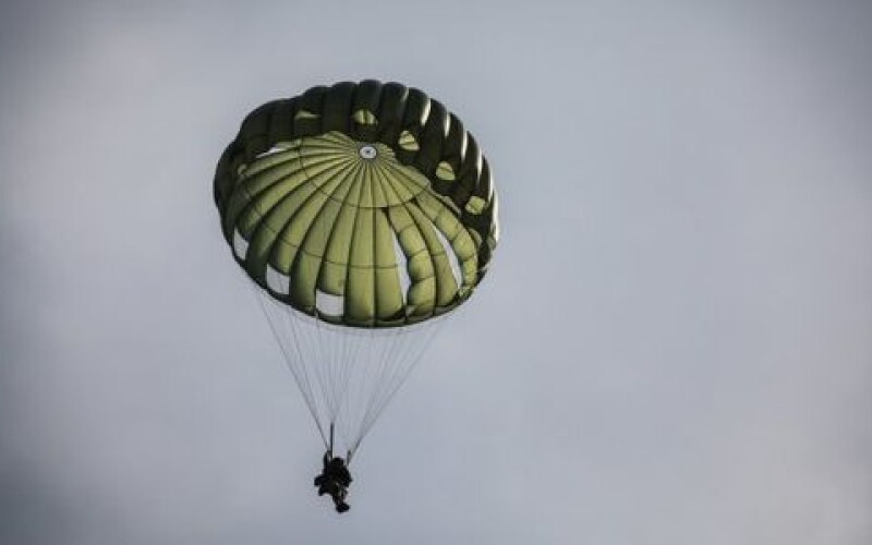На Одещині курсант Військової академії розбився на смерть, стрибаючи з парашутом