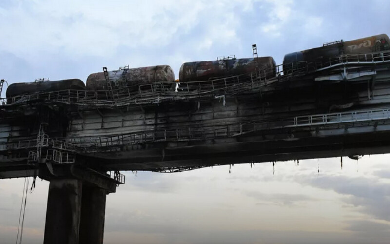 Кримським мостом призупинили рух