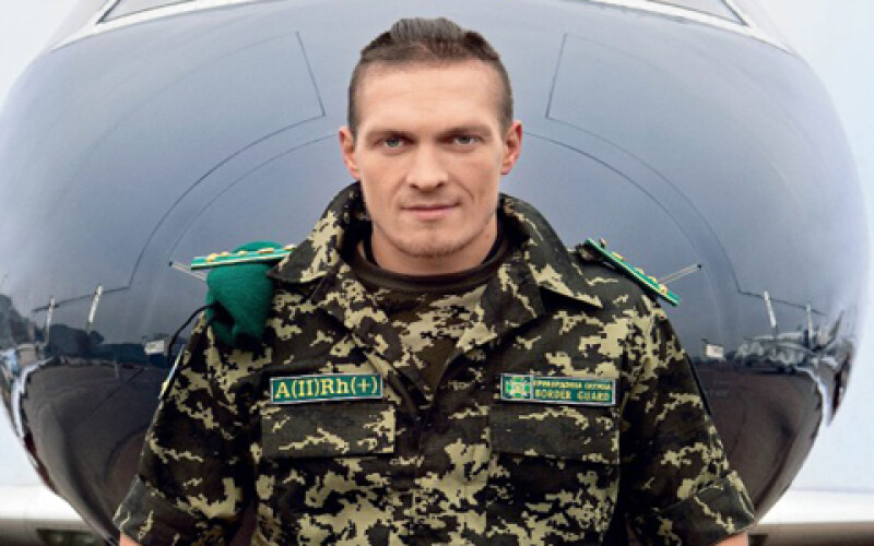 Усик провел мастер-класс украинским военным на передовой