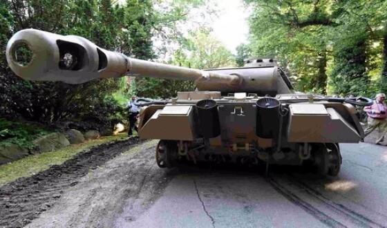 Німецькі адвокати сперечаються щодо танка, який зберігав ветеран Другої світової війни