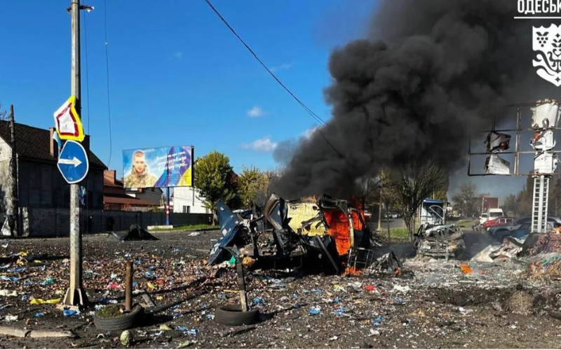 Росіяни атакували ринок у Чорноморську і вбили двох людей