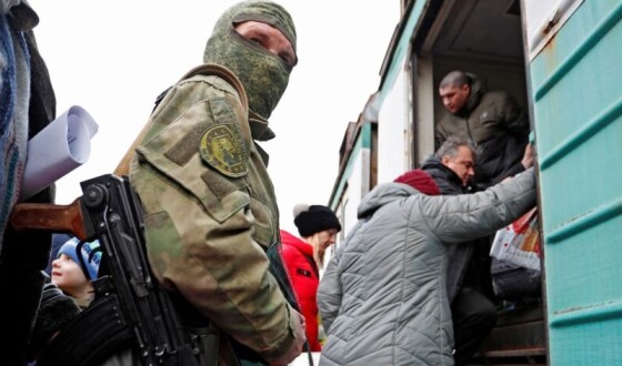 Росія депортує українців з окупованих територій