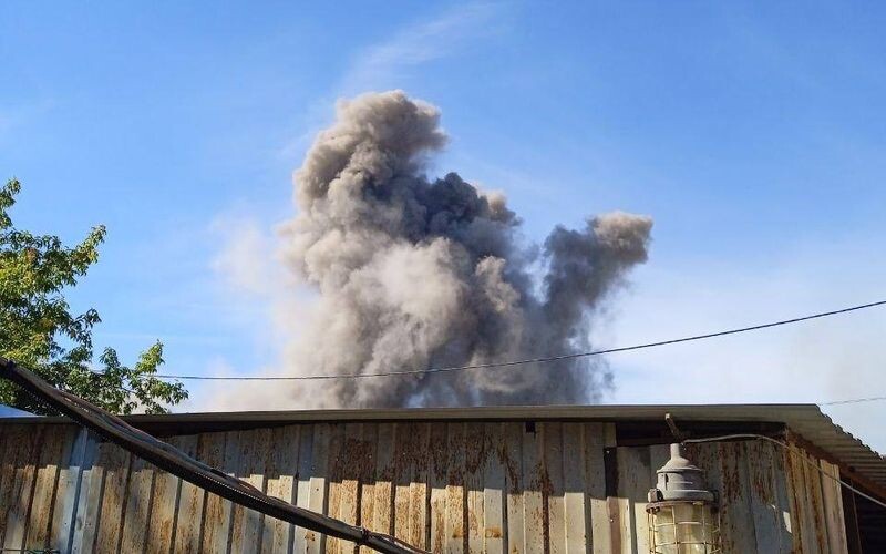 У Донецьку пролунало щонайменше п&#8217;ять сильних вибухів