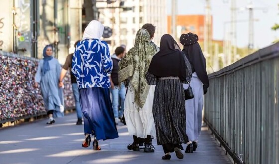 Уряд Німеччини хоче заохотити сирійських біженців повертатися додому великими преміями