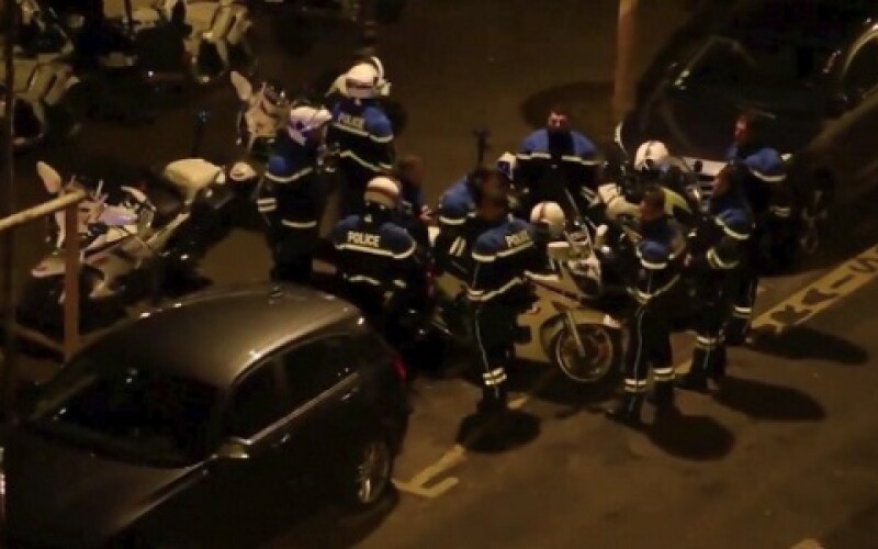 У передмісті Парижа скоєно напад на поліцейську дільницю