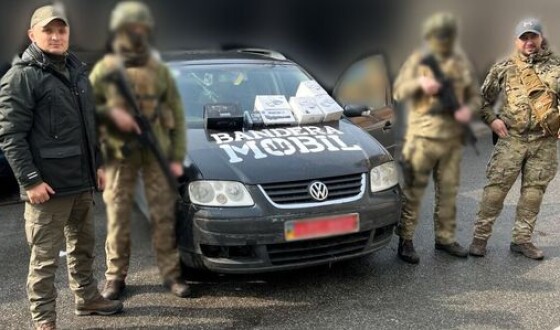 На Тернопільщині передали автомобілі для потреб військових