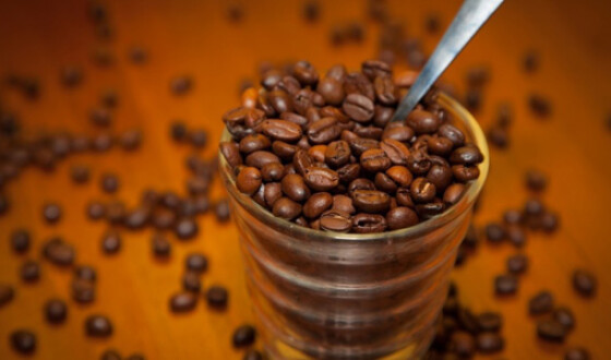Лікарі не рекомендують вживати більше двох філіжанок кави на день