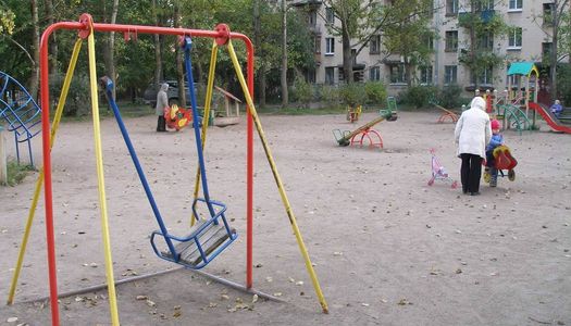 По Украине обнаружены аварийные детские площадки | НОВИЙ ФОРМАТ